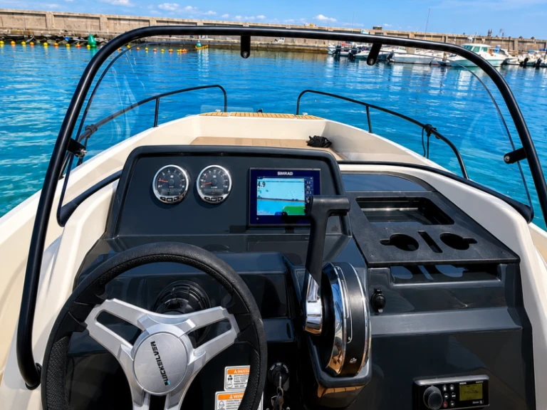 Wynajem Motorówka w Benalmadena - Quicksilver Activ 605 Open