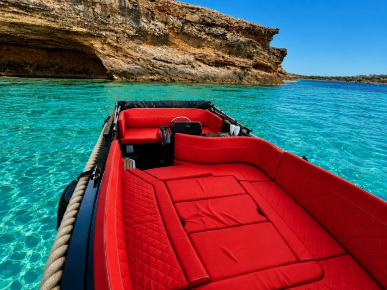 Wynajmij Motorówka z lub bez skippera Silent Yachts w Sant Antoni de Portmany