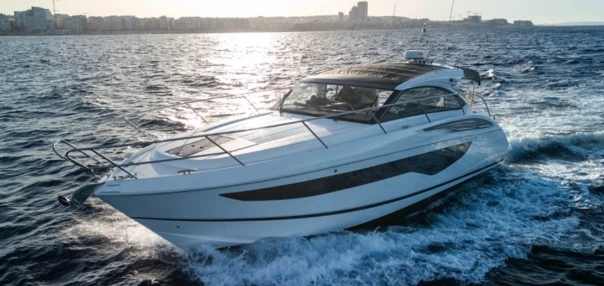 Wynajem Motorówka w Port de Sitges Aiguadolç - Princess Princess V40