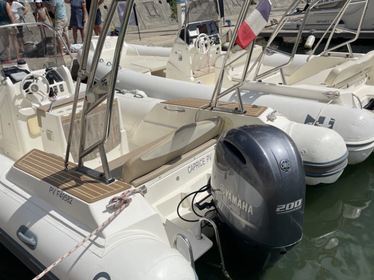 Wynajem Łódż półsztywna w Argelès-sur-Mer - Capelli Tempest 700