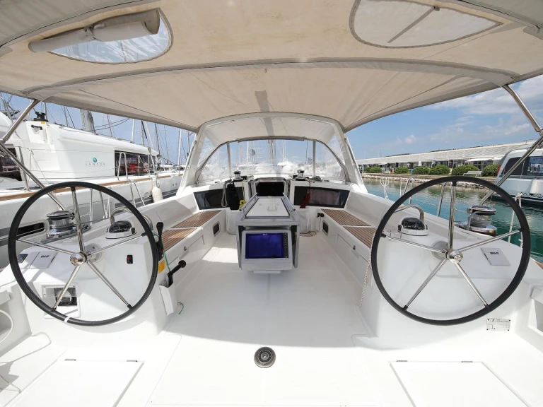 Wynajem Żaglowiec w Puerto Banús - Bénéteau Oceanis 48