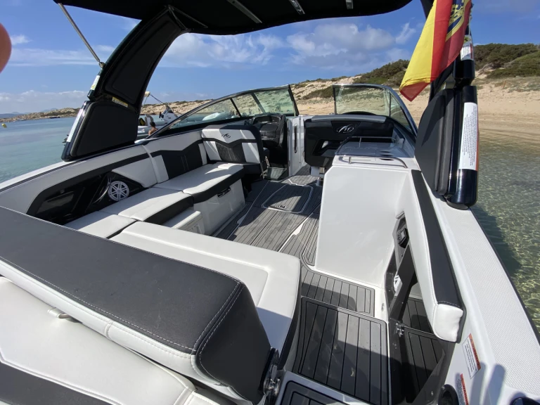Wynajem łodzi Ibiza Town tanio 278 SS