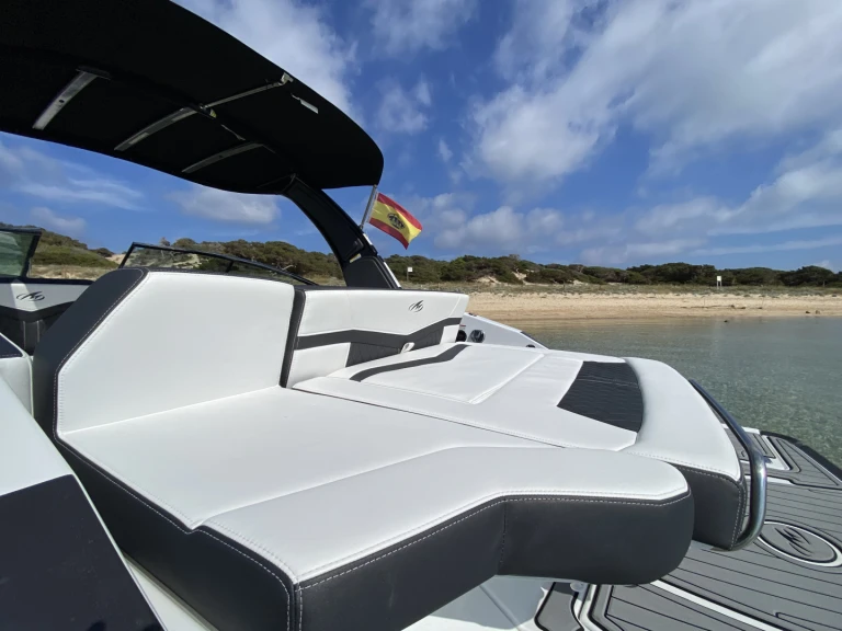 Wynajem Motorówka w Ibiza Town - Monterey 278 SS