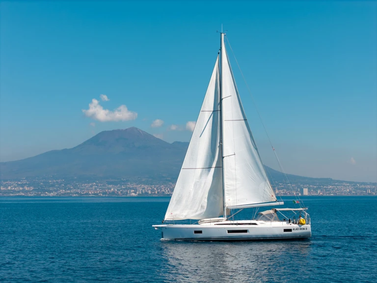 Żaglowiec do wynajmu w Castellammare di Stabia w najlepszej cenie