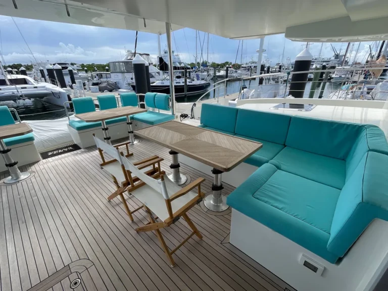 Wynajem łodzi Sant Antoni de Portmany tanio Serenity 64 LUXE