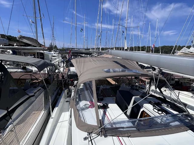 Wynajmij Żaglowiec z lub bez skippera Jeanneau w Trogir