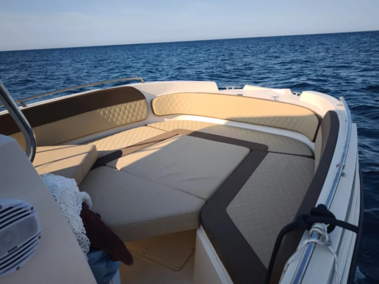 Wynajmij Motorówka z lub bez skippera Nireus w Saint Paul's Bay