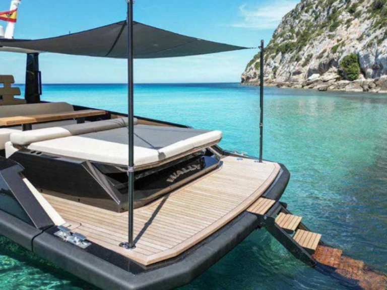 WALLY YACHTS 48 między profesjonalistami a osobami prywatnymi w Ibiza Town