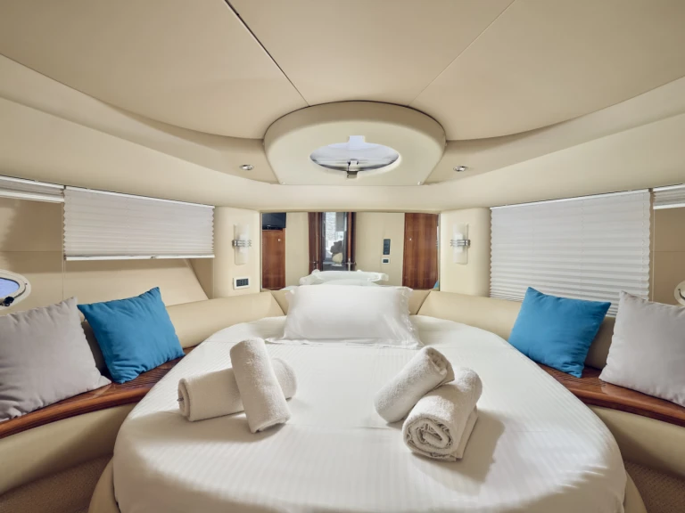 Wynajmij Princess princess 40 w Loutraki-Agioi Theodoroi