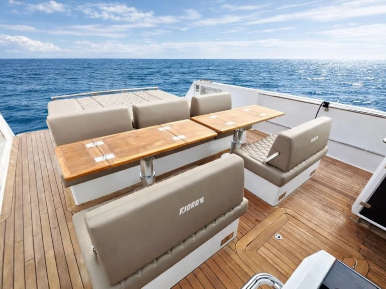 Wynajmij Fjord Fjord 52 Open w Marina De Cala D'Or