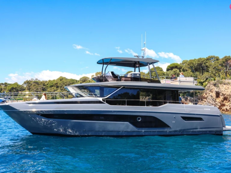 Wynajem Luksusowy jacht Prestige Yachts z patentem 