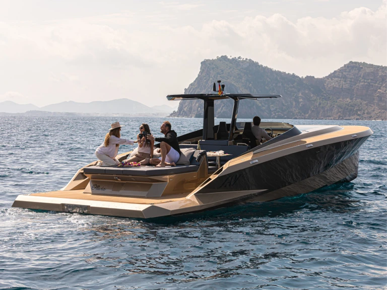 Wynajem Motorówka Say Carbon Yachts z patentem 