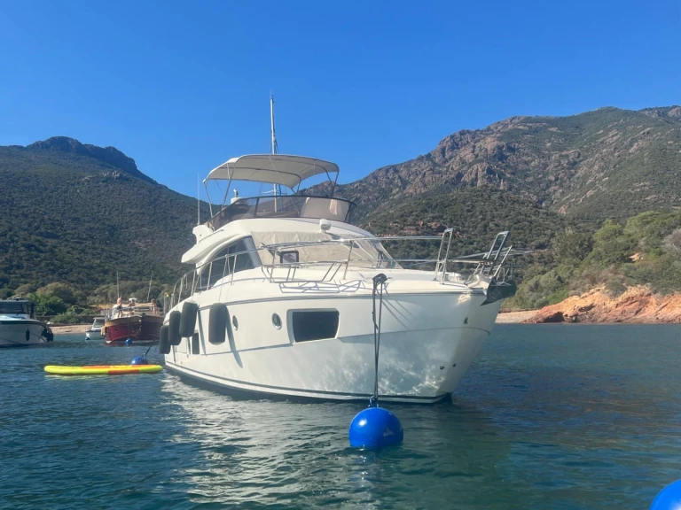 Luksusowy jacht do wynajmu w Antibes w najlepszej cenie
