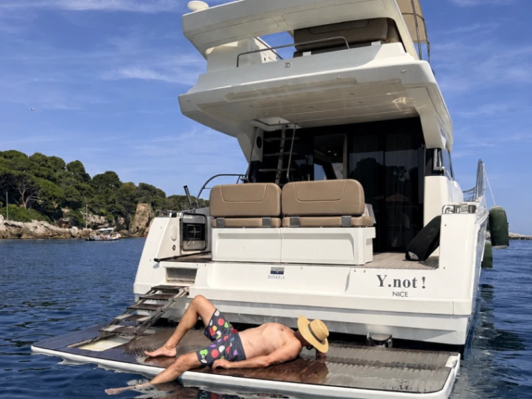 Luksusowy jacht do wynajmu w Antibes w najlepszej cenie