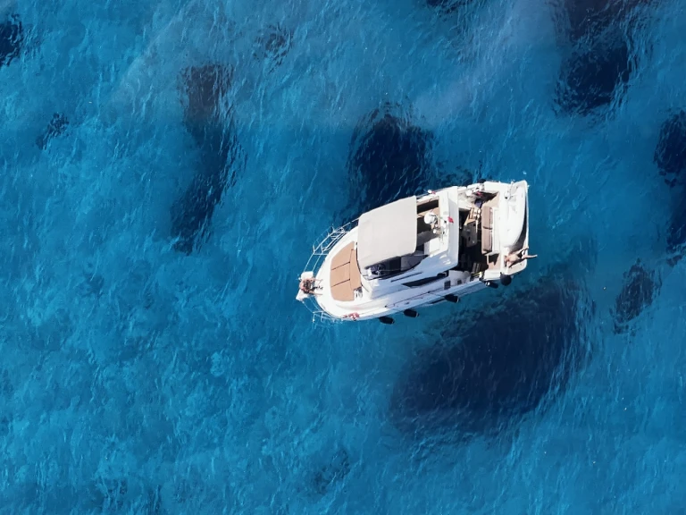 Wynajem w Antibes- Bavaria Virtess 420 Fly na SamBoat