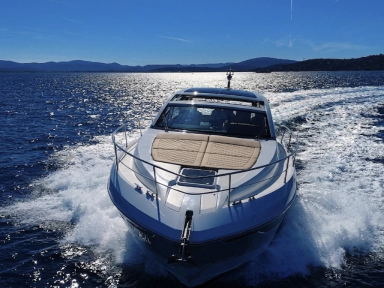Wynajem łodzi Fairline Targa 45 Gran Turismo w Cogolin na SamBoat 