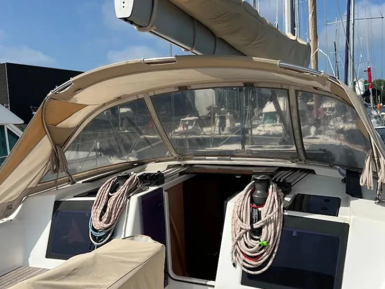 Fountaine Pajot Dufour 410 między profesjonalistami a osobami prywatnymi w Larmor-Plage