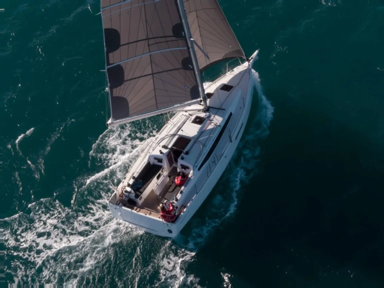Wynajem w Hyeres- Jeanneau Sun Odyssey 380 na SamBoat