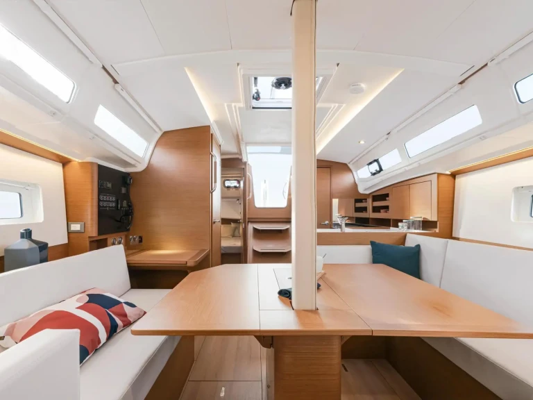Wynajem łodzi Jeanneau Sun Odyssey 380 w Hyeres na SamBoat 