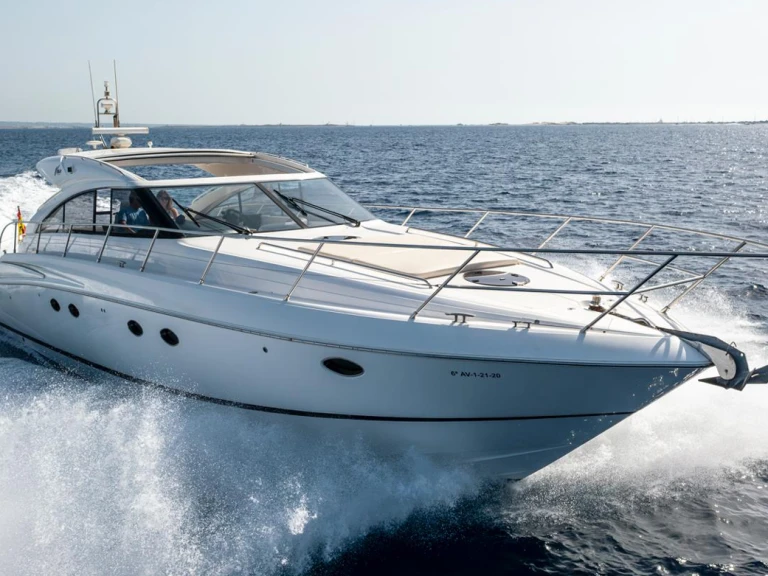 Wynajem łodzi Ibiza Town tanio Princess V53
