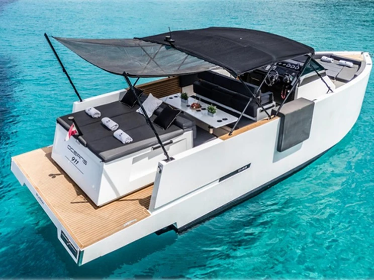 DE ANTONIO Yachts D33 Open między profesjonalistami a osobami prywatnymi w Ibiza Town