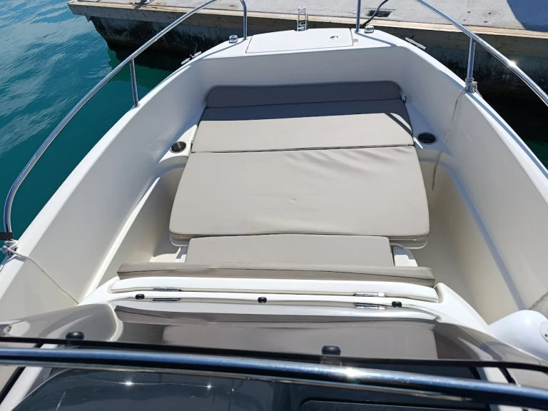 Wynajem Motorówka w SCT Marina Trogir - Quicksilver Activ 605 Open