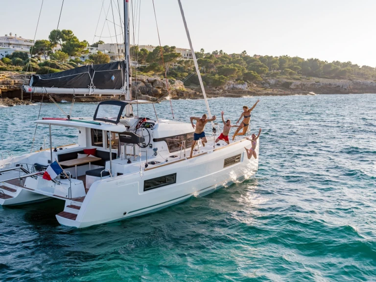 Wynajmij Katamaran z lub bez skippera Lagoon w Eden Island