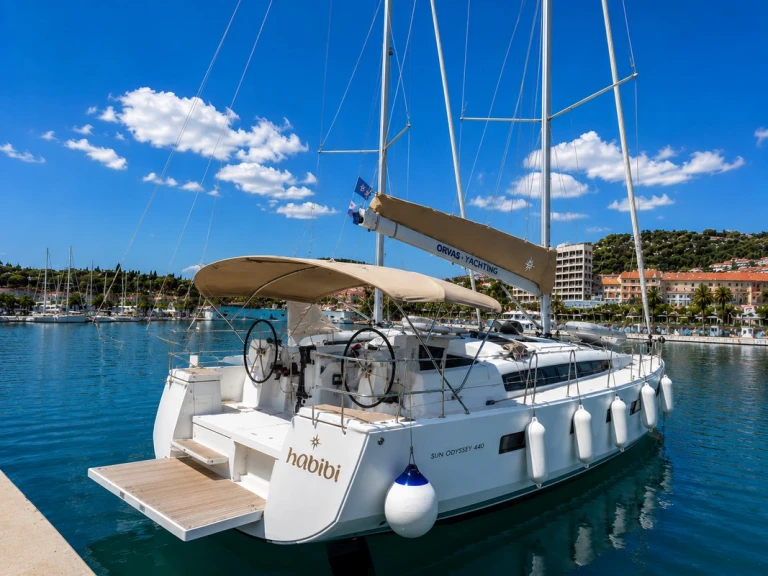 Wynajem Żaglowiec w Split - Jeanneau Sun Odyssey 440
