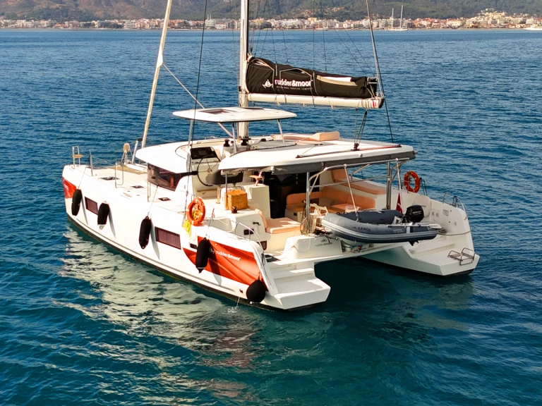 Wynajmij Katamaran z lub bez skippera Lagoon w Fethiye