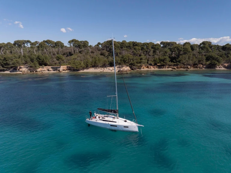 Wynajmij Jeanneau Sun Odyssey 350 w Road Town