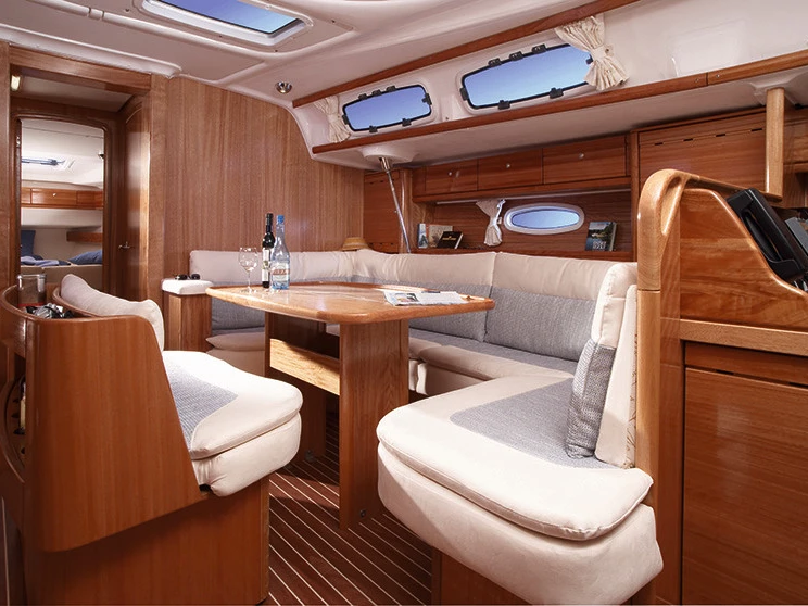 Bavaria Cruiser 46 między profesjonalistami a osobami prywatnymi w Punat