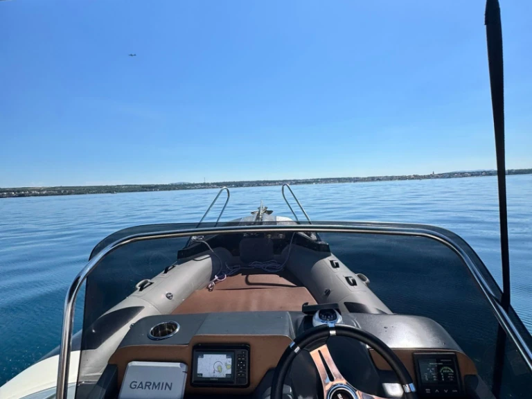 Wynajem Łódż półsztywna w Tkon - Solemar Solemar 23