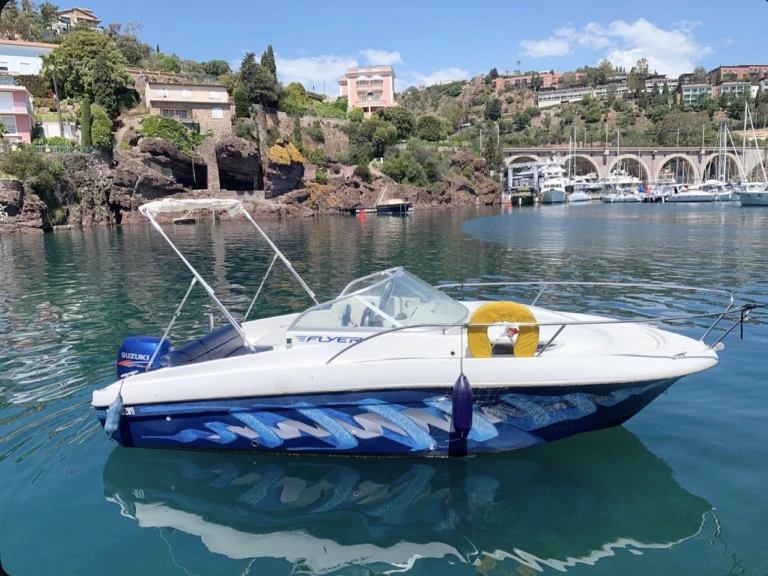 Wynajem w Mandelieu-la-Napoule- Bénéteau Flyer 650 Cabine na SamBoat