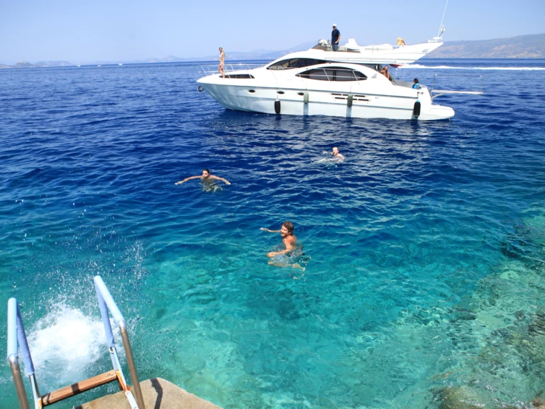 Wynajmij Azimut Azimut 46 Fly w Alimos Marina