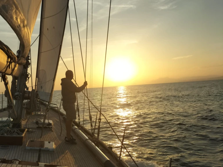 Bill Dixon / Walsteds One-off między profesjonalistami a osobami prywatnymi w Port d'Alicante