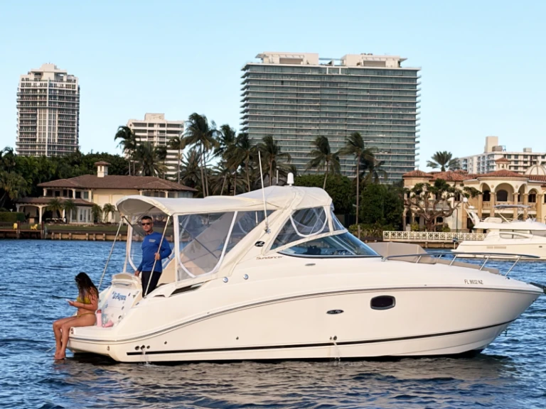 Wynajmij Motorówka z lub bez skippera Sea Ray w Miami