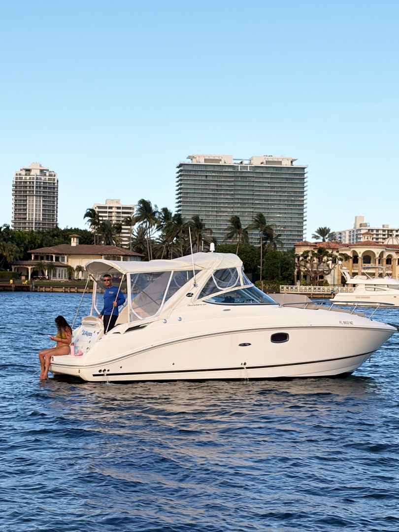 Wynajmij Motorówka z lub bez skippera Sea Ray w Miami