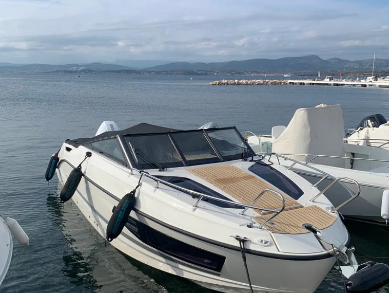 Wynajem łodzi Hyeres tanio Activ 755 Cruiser