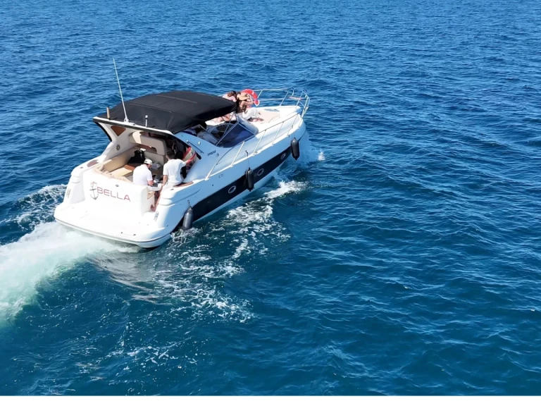 Sessa Marine C35 między profesjonalistami a osobami prywatnymi w Valencia