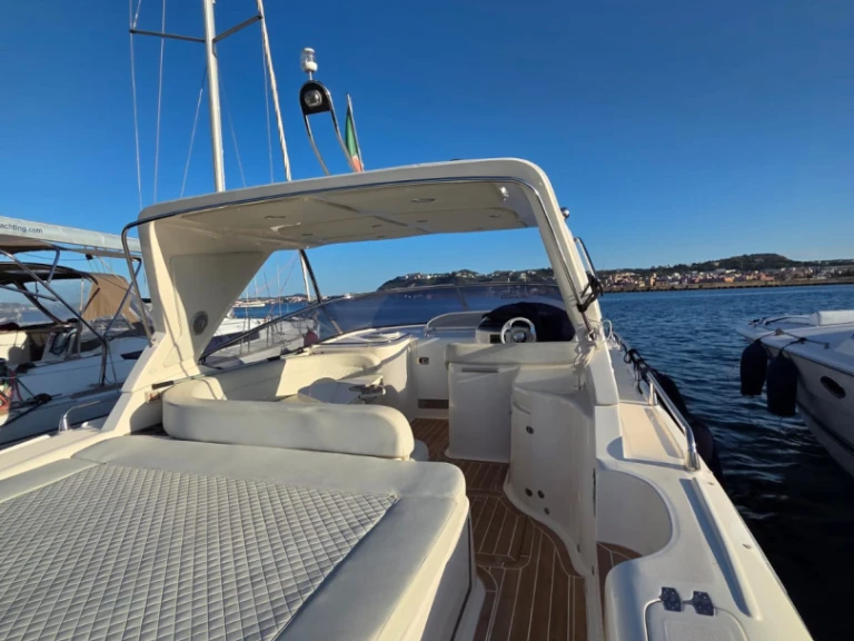 Wynajem Motorówka w Neapol - Mano Marine Mano Marine 38.50