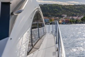 Wynajem Motorówka Sunseeker z patentem 
