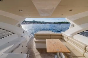 Wynajmij Sunseeker Portofino 48 w Zadar