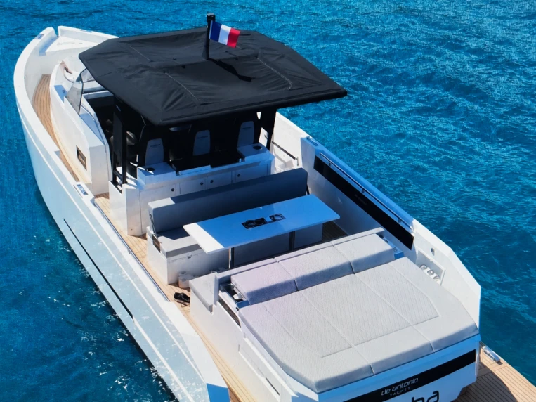 Wynajem łodzi De Antonio D32 w Bandol na SamBoat 