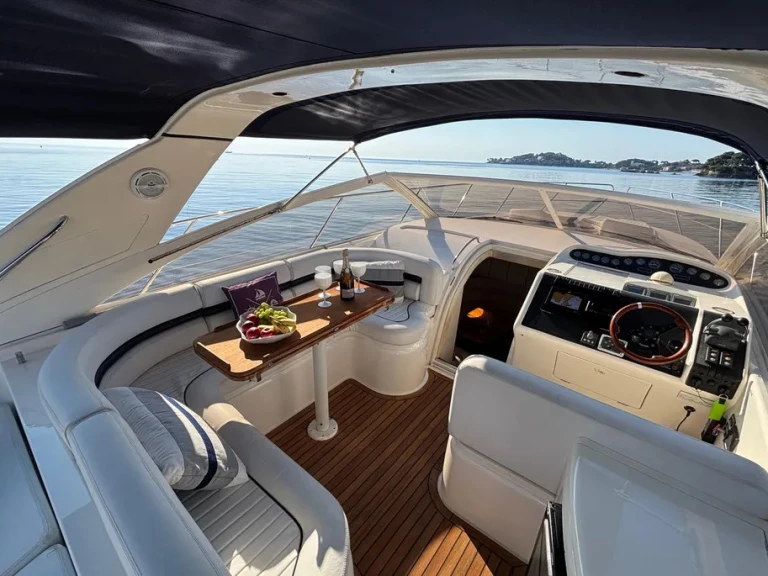 Wynajmij Motorówka z lub bez skippera Princess w Beaulieu-sur-Mer
