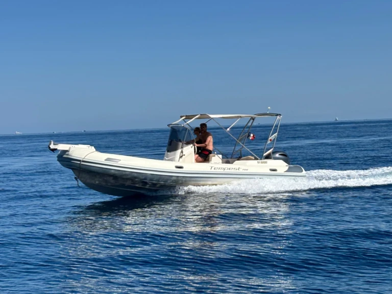 Wynajem łodzi Capelli Tempest 700 Sun w Golfe-Juan na SamBoat 