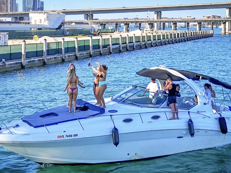 Motorówka do wynajmu w Miami w najlepszej cenie