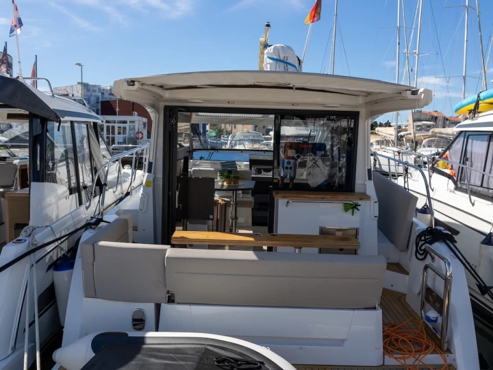 Wynajem w Biograd na Moru- Sealine Sealine C335 na SamBoat