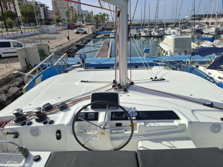 Wynajem łodzi Lagoon Lagoon 46 w Denia na SamBoat 