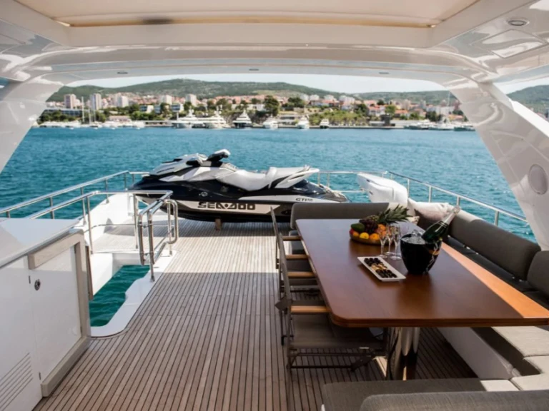 Wynajem łodzi Azimut Azimut 72 Fly w Skradin na SamBoat 