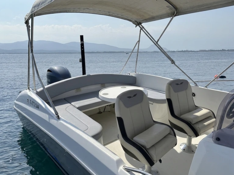 Wynajem łodzi Saint-Raphael tanio Flyer 6.6 SUNdeck